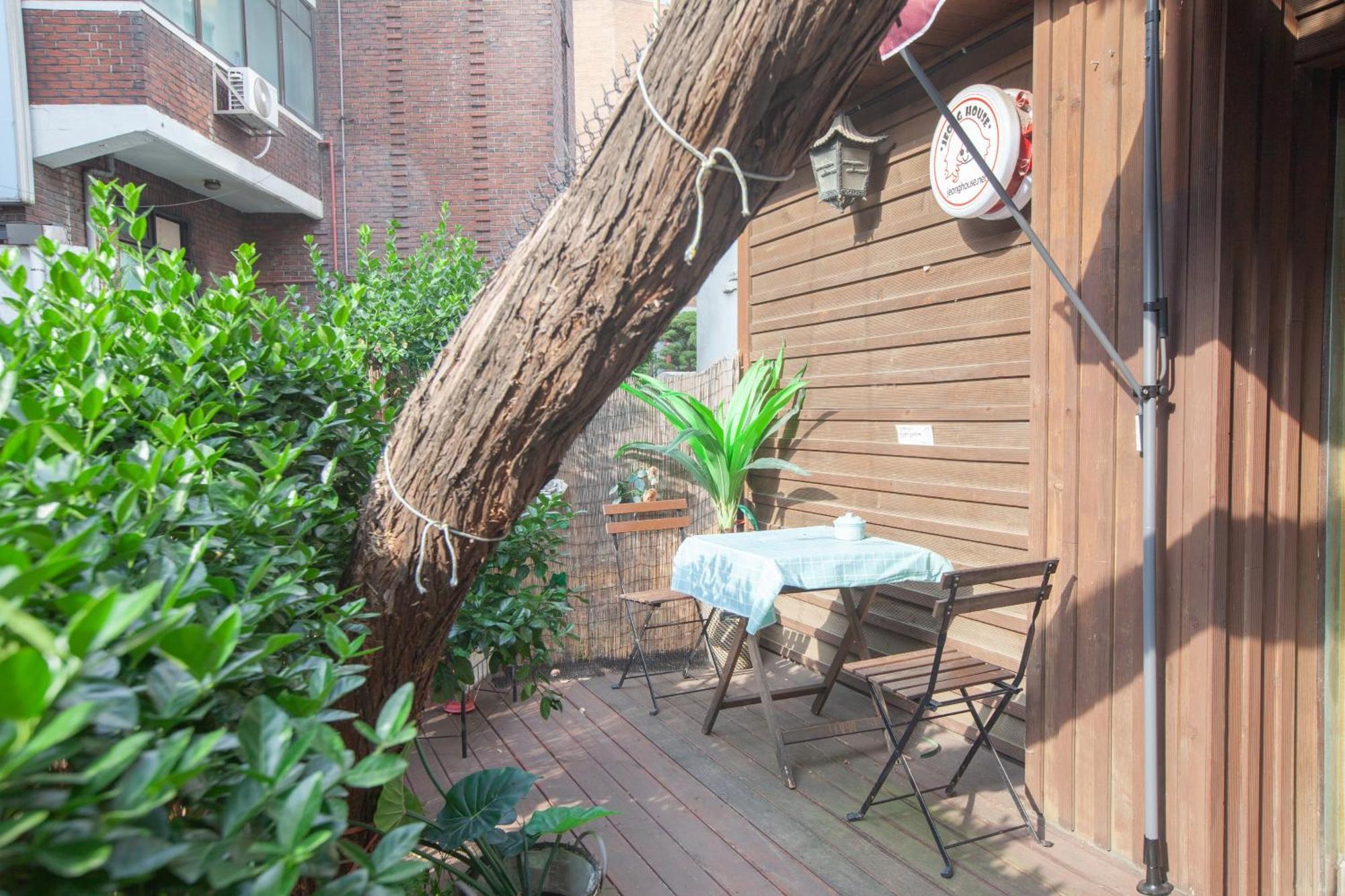 Hotel Jeong House à Séoul Extérieur photo