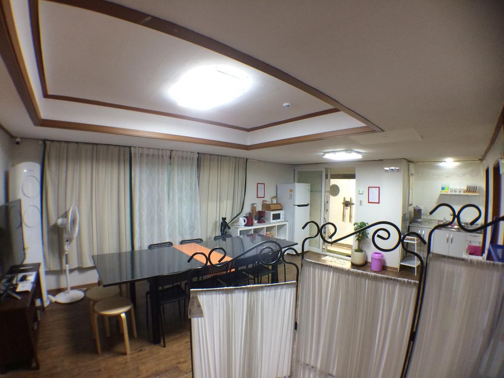 Hotel Jeong House à Séoul Extérieur photo