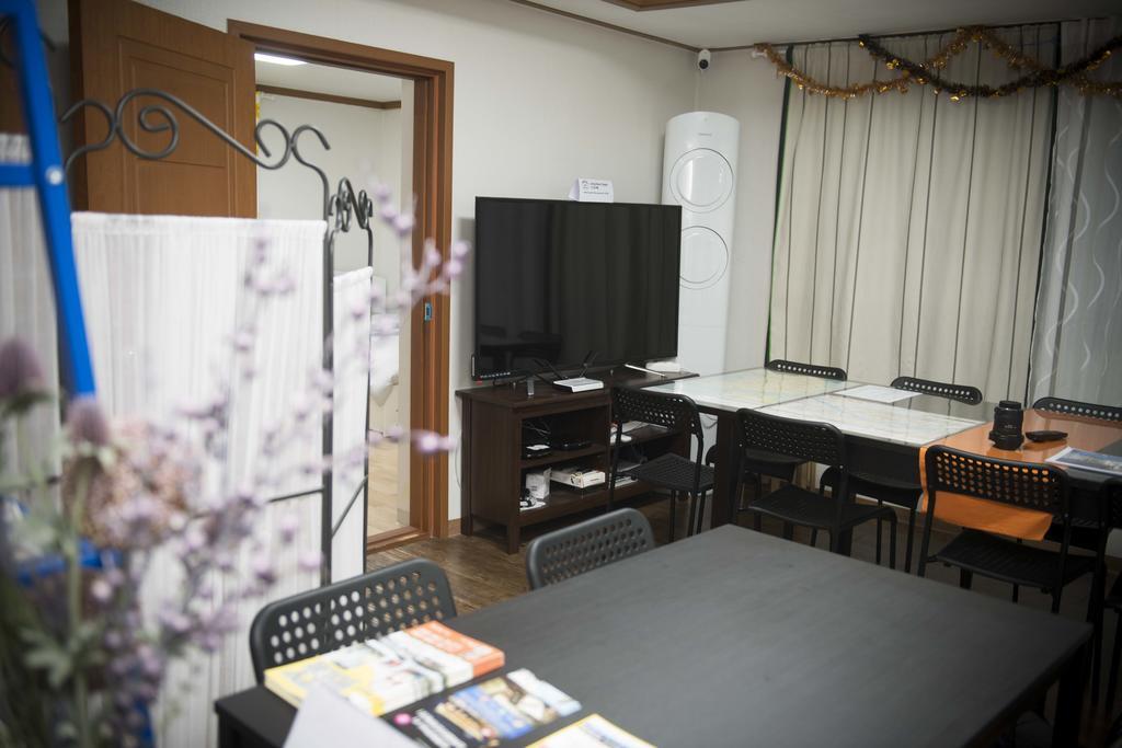 Hotel Jeong House à Séoul Extérieur photo
